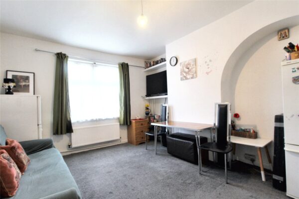 Arnold Road, Dagenham, Essex, RM9 6AN