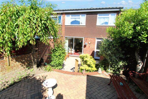 Theydon Gardens, Rainham, RM13 7TU