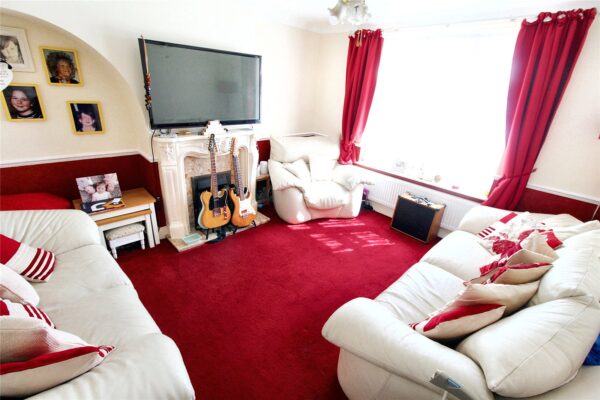 Rothwell Road, Dagenham, RM9 4JB