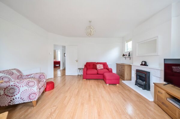 Briarwood Drive, Leigh-on-Sea, Essex, SS9 4LA