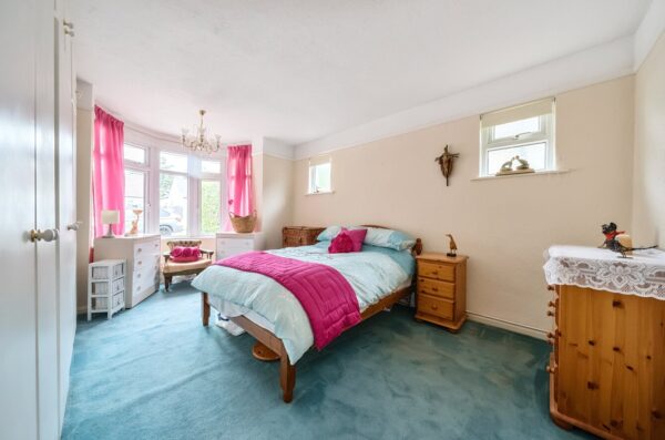 Briarwood Drive, Leigh-on-Sea, Essex, SS9 4LA