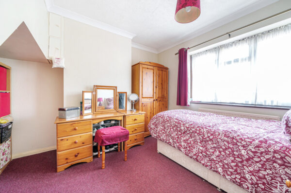 Kingshill Avenue, Romford, RM5 2SA