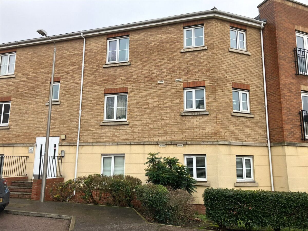 Windermere Avenue, Purfleet-on-Thames, Essex, RM19 1RD