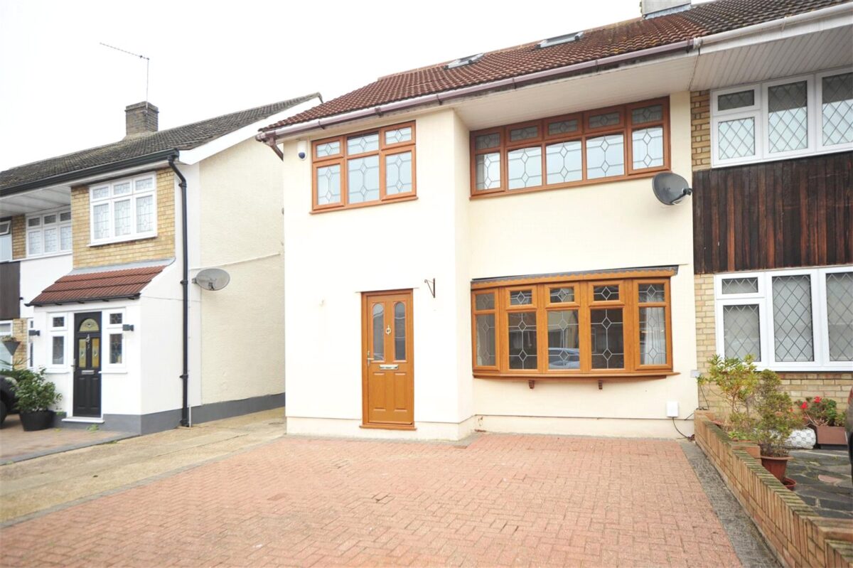 Denbigh Close, Hornchurch, RM11 3EA