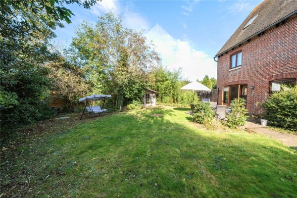 Dacres Gate, Dunmow Road, Fyfield, Ongar, CM5 0NQ