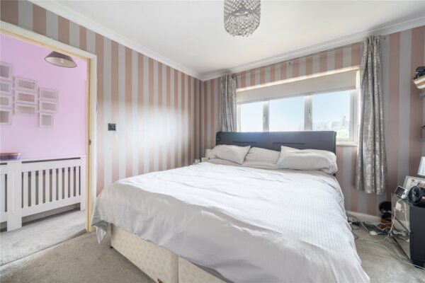 Roseberry Gardens, Upminster, RM14 1NN