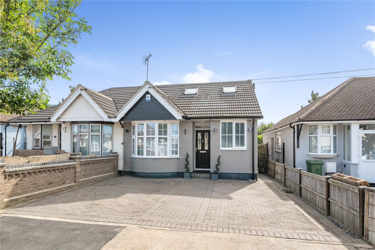 Kempton Avenue, Hornchurch, RM12 6EH