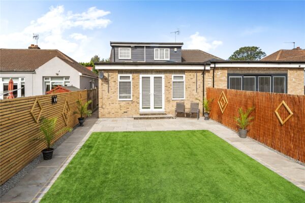 Kempton Avenue, Hornchurch, RM12 6EH