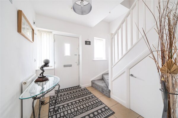 Egbert Close, Hornchurch, RM12 5DE