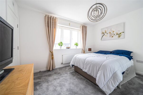 Egbert Close, Hornchurch, RM12 5DE