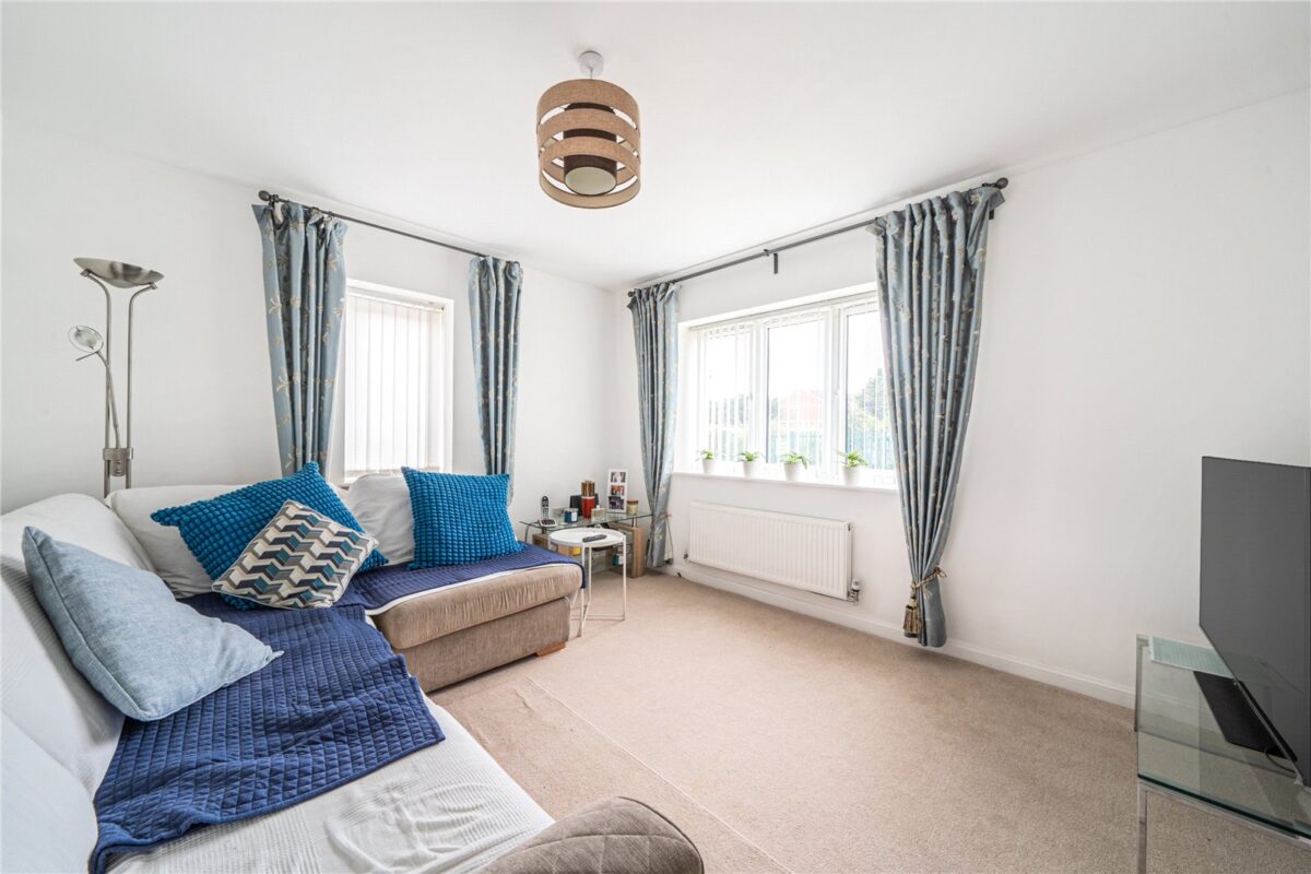 Egbert Close, Hornchurch, RM12 5DE