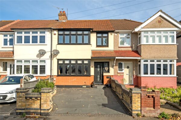 Suttons Avenue, Hornchurch, RM12 4LZ