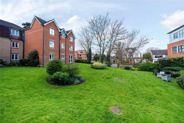 Mavis Grove, Hornchurch, RM12 6BN