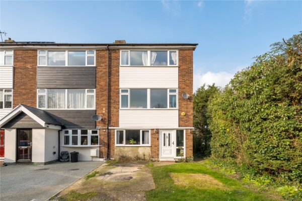 Copthorne Gardens, Hornchurch, RM11 3DL