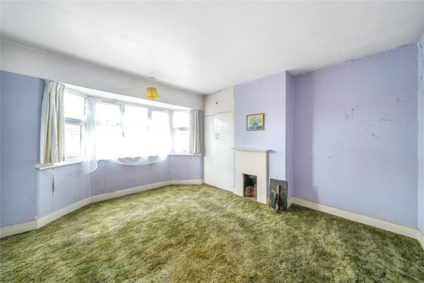 Wayside Avenue, Hornchurch, RM12 4LL