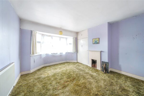 Wayside Avenue, Hornchurch, RM12 4LL