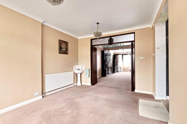 St. Marys Lane, Upminster, RM14 2QU