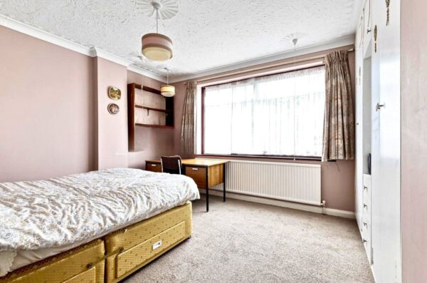 St. Marys Lane, Upminster, RM14 2QU