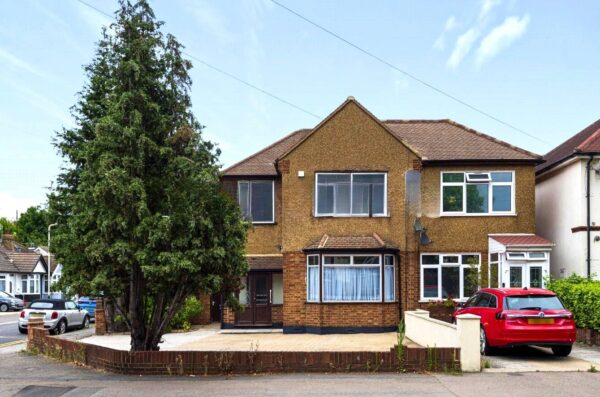 St. Marys Lane, Upminster, RM14 2QU