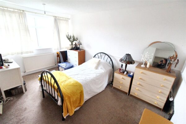 Charlotte Gardens, Romford, RM5 2HJ