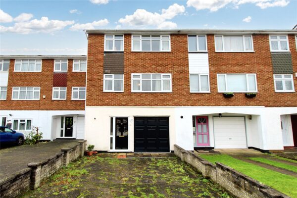 Charlotte Gardens, Romford, RM5 2HJ