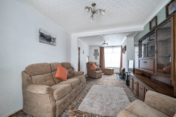 Askwith Road, Rainham, RM13 8ER