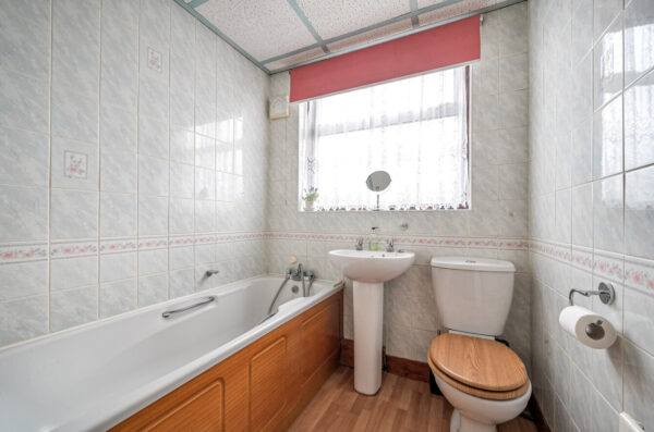 Askwith Road, Rainham, RM13 8ER