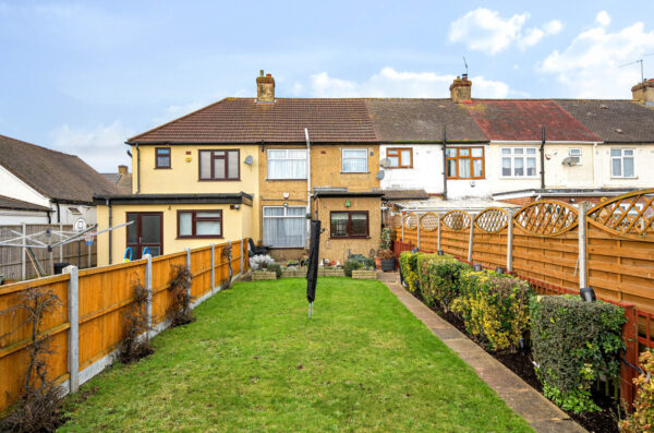 Askwith Road, Rainham, RM13 8ER