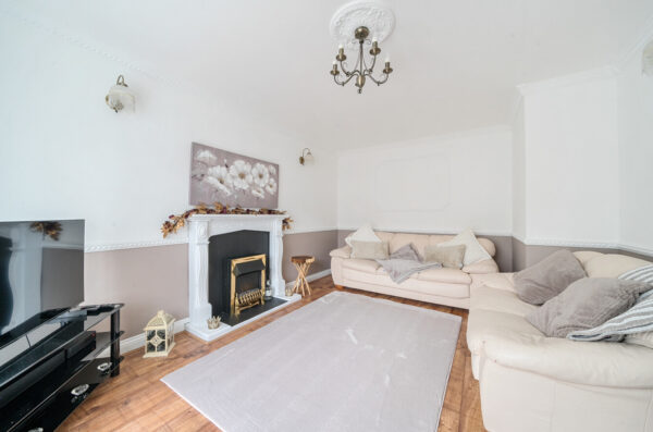 Tangmere Crescent, Hornchurch, RM12 5PX