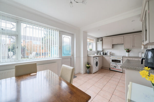 Tangmere Crescent, Hornchurch, RM12 5PX