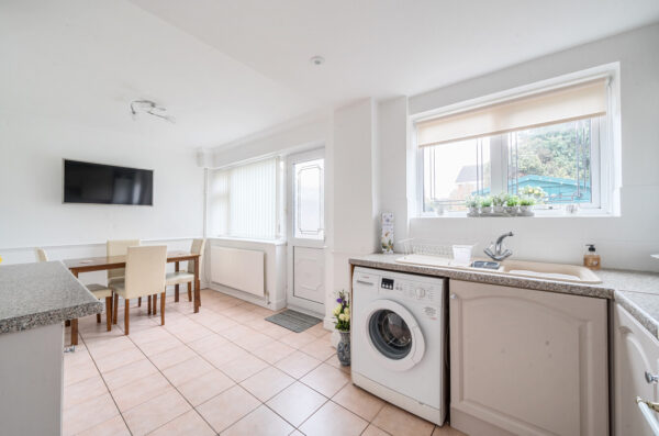 Tangmere Crescent, Hornchurch, RM12 5PX