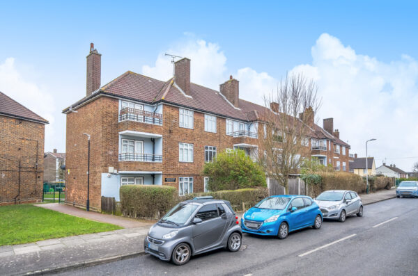 Leyburn Road, Romford, RM3 8ND