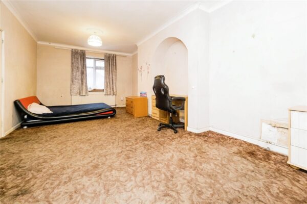 Valence Avenue, Dagenham, RM8 1TS