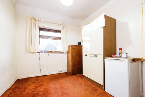 Valence Avenue, Dagenham, RM8 1TS