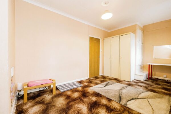 Valence Avenue, Dagenham, RM8 1TS